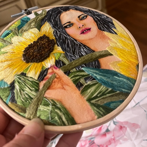 IN BLOOM - Embroidered Art - Picture 6 of 6